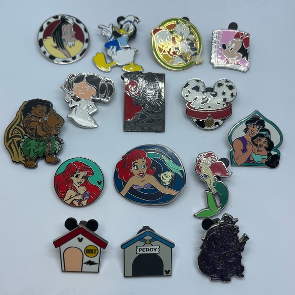 15 Disney Pin Lot! Disney trading pins bundle of 15 disney pins mixed collection
